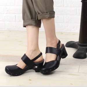 DANSKO Thea Clog Closed-Toe Sandal Cut-out Heel